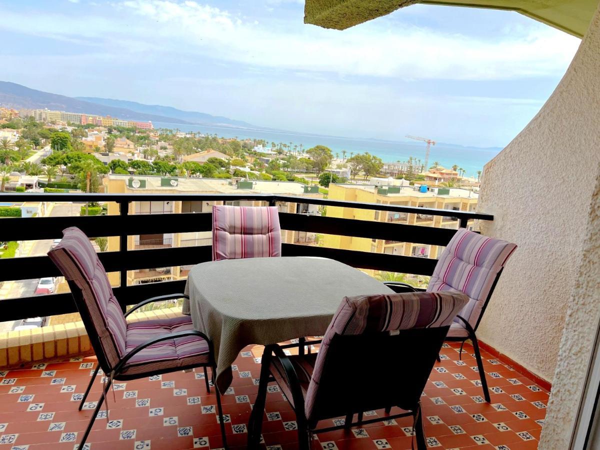 Apartamento Roquetas de Mar Urbanización, 2 dormitorios, Gran Terraza con vista al mar, wi-fi, parking y piscina Exterior foto